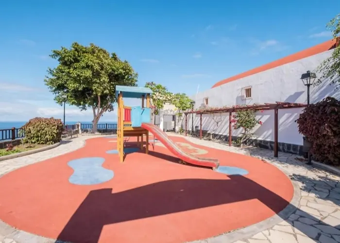 Karin House Nyaraló *